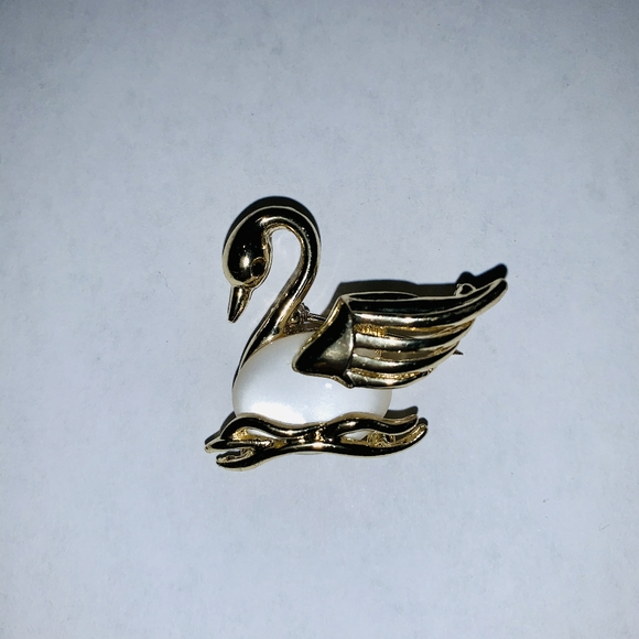 Brooch